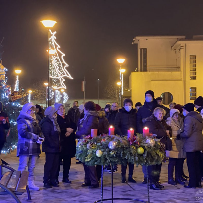Fellobbant a szeretet lángja 28